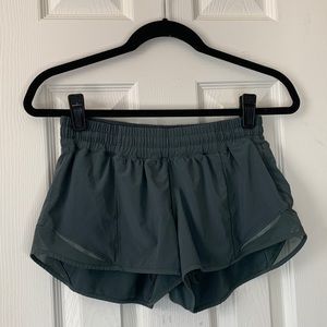 Lululemon Hotty Hot Short 2.5"